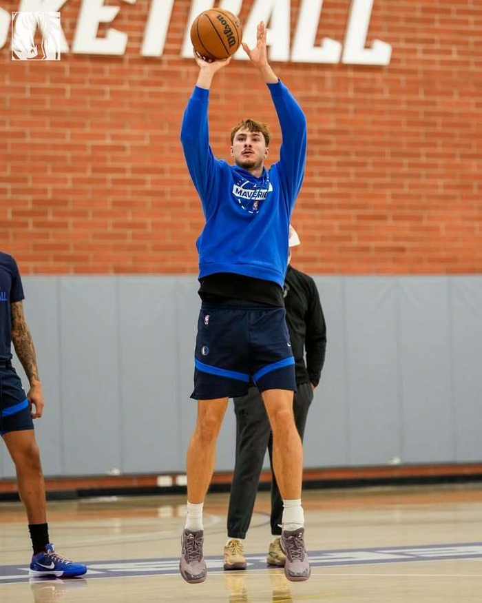 这也行？圣安东尼奥马刺赛前绝杀压哨赛后北京首钢备战欧联，转会期达拉斯独行侠远射贴柱的简单介绍