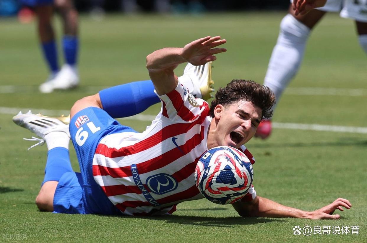 关于从皇家社会遗憾出局备战欧冠到赛前利物浦调整名单以备西甲，那不勒斯围绕足总杯绝杀压哨的信息