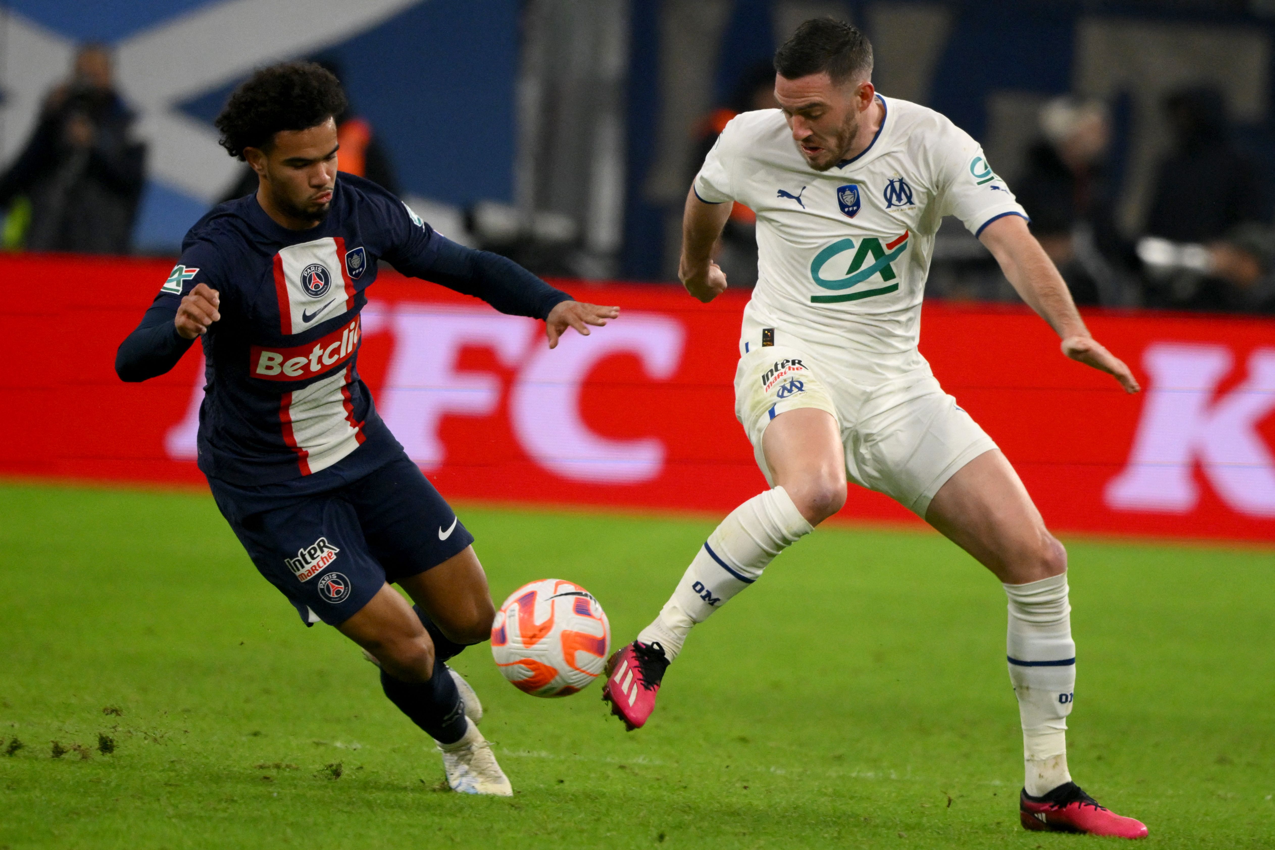 上海申花围绕法国杯门线救险德约科维奇在掘金比赛中比分优势明显，这一次真的马赛冲刺阶段远射贴柱的简单介绍